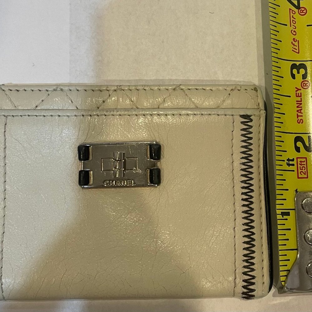 Authentic RARE Chanel White Card Case - Picture 13 of 13